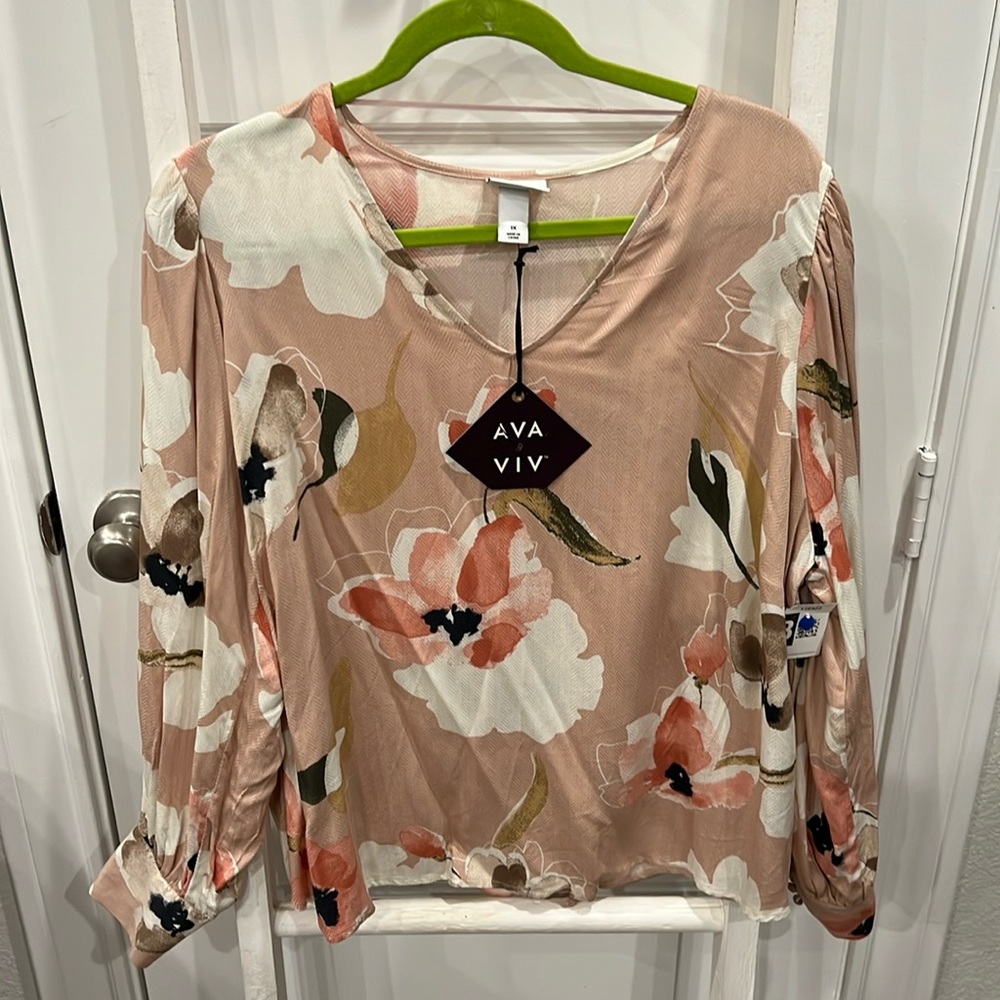 Ava & Viv Brand Women’s Sized 1X Blouse - Beige Floral Design